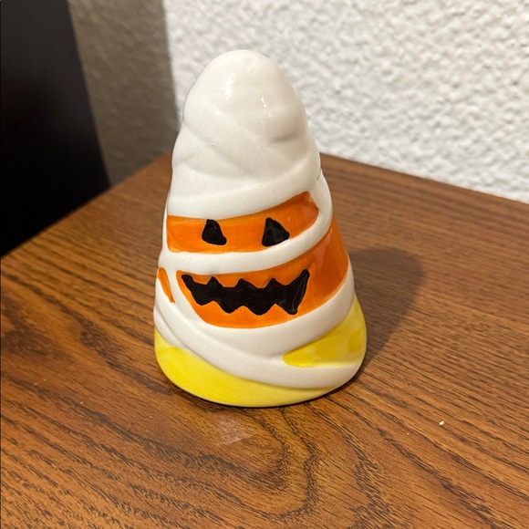 Craft Halloween Candy Corn Mummy Decor - Picture 1 of 4